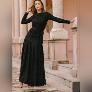 Aleeza Chic "Cream" Lace Long Sleeve Blouse & Maxi Skirt- SET!!